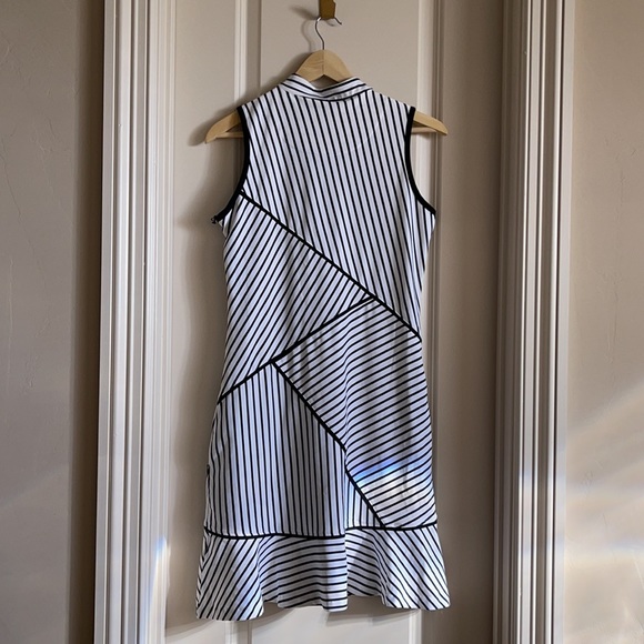 TAIL Golf Dress S - Picture 2 of 4